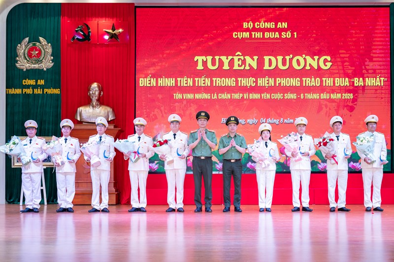 Cụm thi đua số 1, Bộ Công an: Biểu dương 9 điển hình tiên tiến trong phong trào thi đua “Ba nhất”